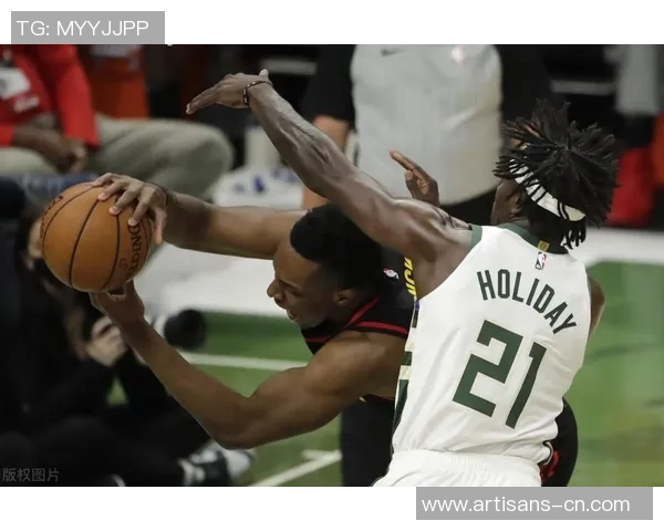 字母哥与足球明星的首次相遇引发的篮球与足球跨界交流盛况 字母哥与足球明星的首次相遇引发的篮球与足球跨界交流盛况