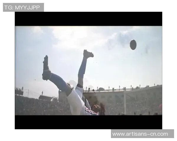 足球明星意外摔倒后上演惊险空翻引发热议与关注 足球明星意外摔倒后上演惊险空翻引发热议与关注